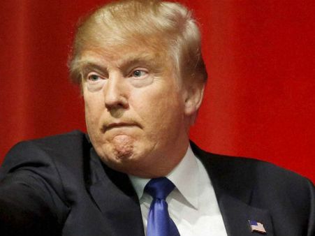 டிரம்ப்புக்கு எதிராக ஓட்டுப் போடுங்க... நிர்வாணப் போட்டோவை பரிசாகப் பெறுங்க!