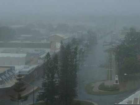 ஆஸ்திரேலியாவை உலுக்கும் புயல், மழை! வெள்ளத்தால் பலர் வீடிழப்பு, மின் இணைப்பு துண்டிப்பு