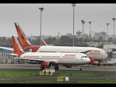 சென்னையில் கடும் மேகமூட்டம்- 3 விமானங்கள் பெங்களூருக்குத் திருப்பி விடப்பட்டன