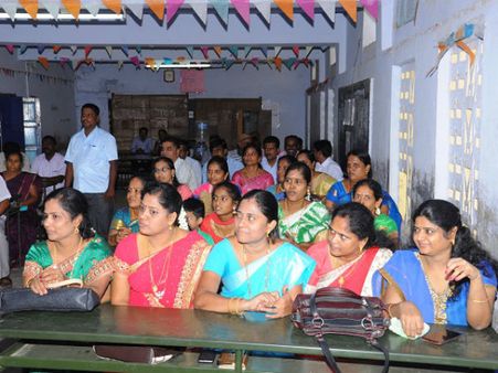 அந்த நாள் ஞாபகம்... பழைய நினைவுகளை மீட்டெடுத்த எஸ்.கே.வி பள்ளி மாணவர்கள்