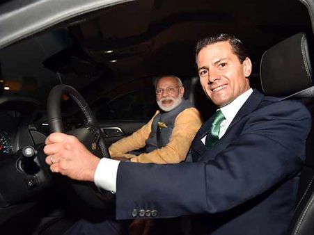 மோடிக்காக காரோட்டியாக மாறிய மெக்சிகோ அதிபர்!