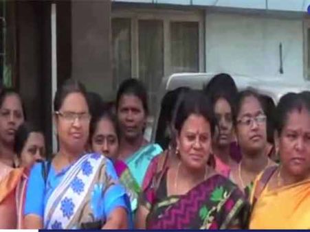 உள்ளாட்சித் தேர்தல் பணிகள் வேண்டாம்... திருப்பூரில் கூட்டத்தை புறக்கணித்த ஆசிரியர்கள் - வீடியோ