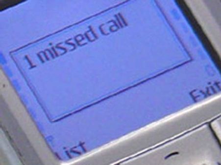 மிஸ்ட் கால்.. கள்ளக்காதல்.. கணவர் எதிர்ப்பு.. கள்ளக்காதலனுடன் சேர்ந்து கழுத்து அறுப்பு... மனைவி கைது