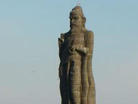 கங்கை நதிக்கரையில் நிறுவ நாமக்கல்லில் இருந்து கிளம்பிய 12 அடி திருவள்ளுவர் சிலை