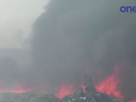 குப்பை மேட்டில் பற்றிய தீ ஜூஸ் கம்பெனிக்கு பரவி பயங்கர விபத்து... ரூ. 20 லட்சம் நாசம் - வீடியோ