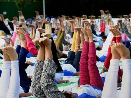 'யோகா தினத்துக்காக லீவெல்லாம் கிடையாது.. இஷ்டம்னா கலந்துக்கங்க!' - மத்திய அரசு