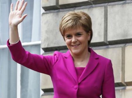 நீ அங்கிட்டுனா நாங்க இங்கிட்டு.. பிரிட்டனிலிருந்து ஸ்காட்லாந்து, வடஅயர்லாந்து பிரிந்து தனிநாடாகிறது?