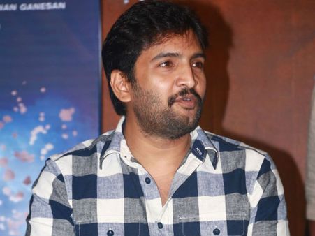 நடிகர் சந்தானம் மீது ரூ.81 லட்சம் மோசடி புகார்: வரும் 28 ஆம் தேதி நேரில் ஆஜராக கோர்ட் உத்தரவு