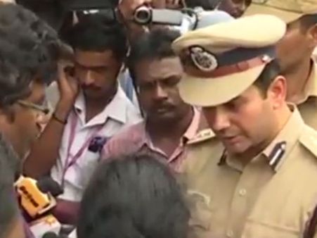 இருகரம் கூப்பி ‘ஸாரி’ கேட்ட சேலம் எஸ்.பி... போராட்டத்தை கைவிட்ட வினுப்பிரியாவின் பெற்றோர்- வீடியோ