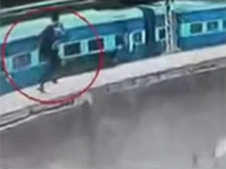 கொலையாளி யார் என்பது உறுதியானது.. புதிய சிசிடிவி காட்சிகளால் சுவாதி கொலை வழக்கில் திருப்பம்!