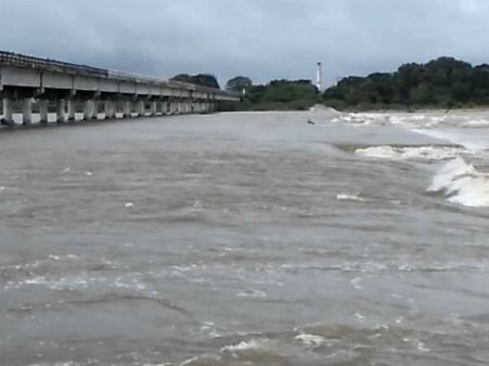 பாலாற்றில் தடுப்பணை- தமிழக கோவில் கபளீகரம்... ஆந்திராவுக்கு எதிராக விவசாயிகள் போராட்டத்தால் பதற்றம்!