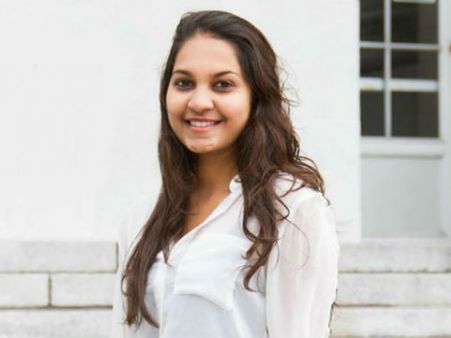 டாக்கா தீவிரவாதத் தாக்குதலில் உயிரிழந்த இந்திய பெண் உடல் டெல்லி வந்தது... உறவினர்களிடம் ஒப்படைப்பு