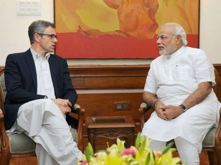 மோடிஜி... காஷ்மீருக்கு கண்சிகிச்சை வல்லுநர்களை அனுப்புங்க... ஒமர் அப்துல்லா வேண்டுகோள்