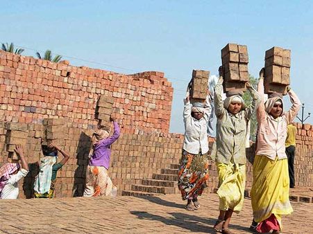 மனைவியை சம்பாதிக்க கட்டாயப்படுத்துவது இந்து மத தத்துவத்திற்கு எதிரானது: சென்னை ஹைகோர்ட்