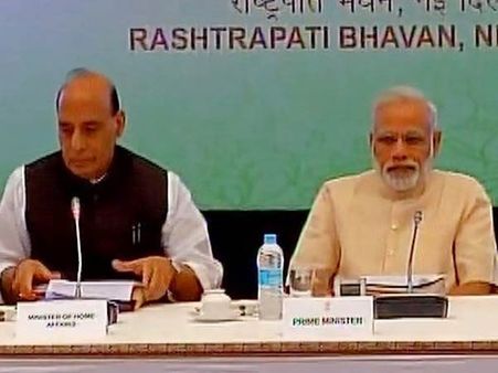 நடப்பாண்டில் மாநிலங்களுக்கு கூடுதலாக 21% நிதி ஒதுக்கீடு: முதல்வர்கள் மாநாட்டில் பிரதமர் மோடி