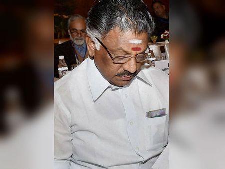 காவிரி மேலாண்மை வாரியம்... ஆளுநர் பதவி காலம் 5 ஆண்டு : டெல்லியில் ஜெ., உரை வாசித்த ஒபிஎஸ்