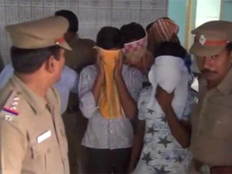 ரேகிங்: சேலம் கல்லூரி மாணவர் தற்கொலை முயற்சி!- வீடியோ