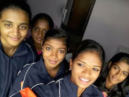 துருக்கியில் சிக்கிய இந்திய வீராங்கனைகளை மத்திய அரசு பாதுகாப்பாக மீட்க பெற்றோர்கள் வேண்டுகோள்