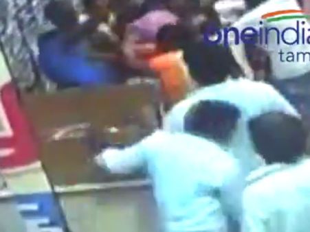 பணம் தர மறுப்பு... ஜவுளிக்கடை ஓனரை சரமாரியாக கத்தியால் குத்திய திருடர்கள்- வீடியோ