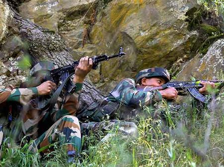 காஷ்மீரில் ராணுவ தளபதி தல்பீர்சிங் ஆய்வு... எல்லையில் ஊடுருவல் அபாயம் இருப்பதாக 'வார்னிங்