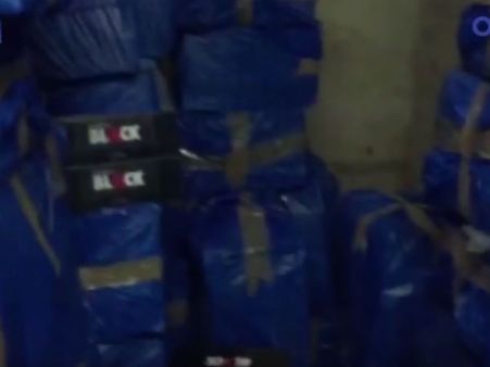 தூத்துக்குடி துறைமுகத்தில் சிக்கியது ரூ.1 கோடி மதிப்பிலான வெளிநாட்டு சிகரெட்டுகள்!