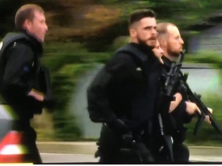 ஜெர்மனி வணிக வளாகத்தில் மர்மநபர் துப்பாக்கிச்சூடு: 15 பேர் உயிரிழப்பு: 10 பேர் படுகாயம்