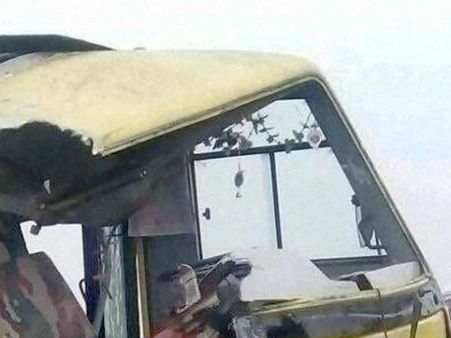 உத்தரபிரதேசம்: பள்ளி வாகனம் மீது ரயில் மோதி விபத்து- 7 குழந்தைகள் பலி