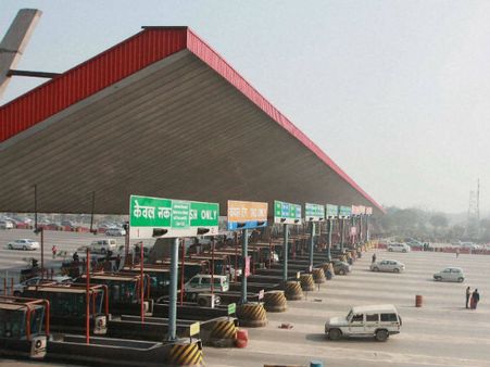 ஆக.15 முதல் கார், சிறிய ரக வாகனங்களுக்கு சுங்கக் கட்டணம் ரத்து - குஜராத் அரசு அறிவிப்பு