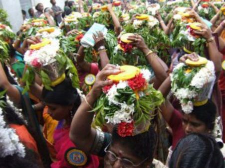 ஆடிப்பூரம் விழா: விருதுநகர், காஞ்சிபுரம் மாவட்ட பள்ளி, கல்லூரிகளுக்கு நாளை விடுமுறை!