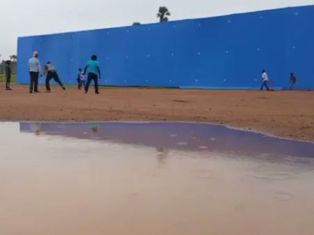 கொட்டிய மழையால் அக்கப் 