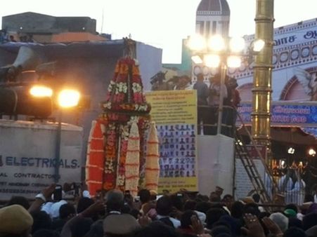 சென்னை, பெசன்ட் நகர் தேவாலயப் பெருவிழா தொடக்கம்.. பக்தர்கள் கூட்டத்தால் போக்குவரத்து ஸ்தம்பிப்பு!