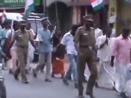 சுதந்திரத்தைப் போற்றுவோம்... தேனியில் பாஜகவினர் பங்கேற்ற ‘ஜோதி ஓட்டம்’- வீடியோ