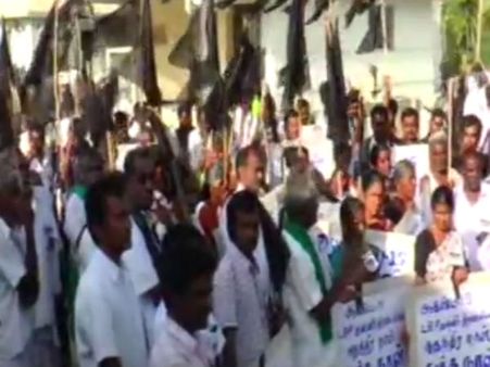 விவசாயத்திற்கு தண்ணீர் இல்லை... சுதந்திர தினத்தை “துக்க நாளாக” அனுசரித்த ஈரோடு கிராம மக்கள்- வீடியோ