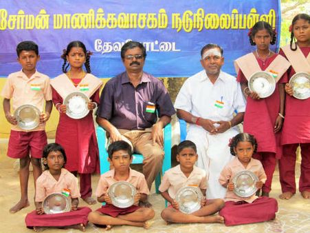 நல்லொழுக்கம் கல்வியில் உயர்வு தரும்.. தேவகோட்டை பள்ளியில் சுதந்திர தின விழா கொண்டாட்டம்