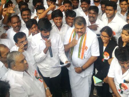 கல்விக்கடனை ரத்து செய்ய தமாகா ஆர்ப்பாட்டம்.. அரசின் தேர்தல் வாக்குறுதி என்ன ஆனது? ஜிகே வாசன்