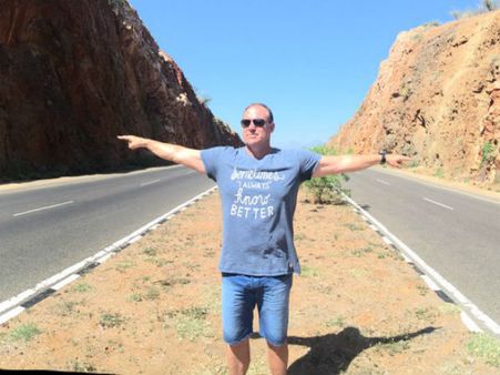 ஓங்கி அடிச்சா ஒன்றரை டன் வெயிட் டா... மேத்யூ ஹைடனின் சிங்கம் டுவீட்