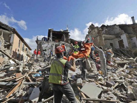 இத்தாலி நில நடுக்கத்தால் உயிரிழந்தோர் எண்ணிக்கை 250-ஆக அதிகரிப்பு.. பலி எண்ணிக்கை உயர வாய்ப்பு