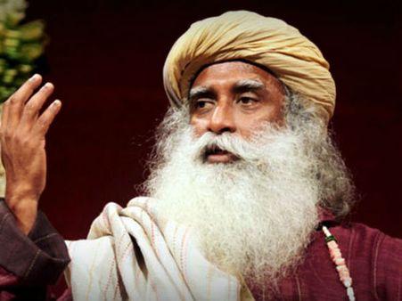 ஈஷா மைய பள்ளியில் குழந்தைகளை பைத்தியமாக்குகிறார்கள்: போலீஸ் ஏட்டு பரபர புகார்