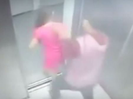 லிப்ட்டை பயன்படுத்தும் பெண்களே, இந்த வீடியோவை கண்டிப்பா பாருங்கம்மா