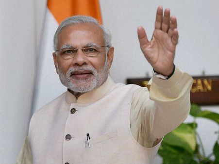 ஒரு ரோடு போடுவதற்காக இரவு 10 மணிக்கு ஐஏஎஸ் அதிகாரிக்கு போன் போட்ட மோடி! பரபரப்பு தகவல்