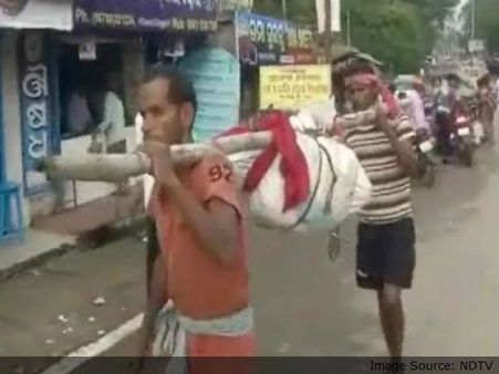 ஒடிஷாவில் மீண்டும் பயங்கரம்: சடலத்தை இரண்டாக உடைத்து தூக்கிச் சென்ற கொடுமைக்காரர்கள்!