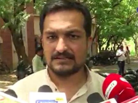 சர்ச்சைக்குரிய சமூக ஆர்வலர் பியூஷ் மனுஷ் மீது போலீஸ் வழக்கு