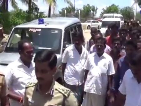 கரூர் தொழிலதிபரிடம் ரூ.50 கோடி கேட்டு மிரட்டிய முகமூடி கும்பல் கைது- வீடியோ