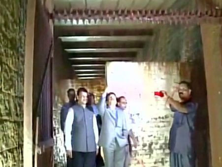 மகாராஷ்டிர ஆளுநர் மாளிகையில் சுரங்கப் பாதை.. ஆங்கிலேயர் ஆட்சியில் கட்டியது கண்டுபிடிப்பு!