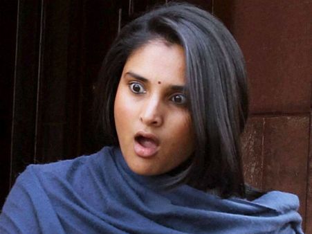 பாகிஸ்தானை புகழ்ந்து பேசிய விவகாரம்.. நடிகை ரம்யா மீது விஷ்வ இந்து பரிஷத் அமைப்பினர் முட்டை வீச்சு