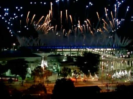 ரியோ ஒலிம்பிக் போட்டி கோலாகலமாக தொடங்கியது : வண்ணமயமான வான வேடிக்கை