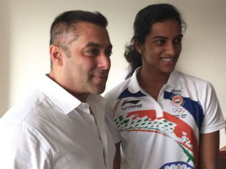 “சிந்துவுடன் நான் போட்டோ எடுத்திருக்கேனே”... அம்மாவிடம் பெருமைப்பட்டுக் கொண்ட சல்மான்!