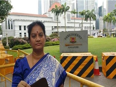 நான் சிங்கப்பூரில் இருக்கிறேன்.. வாட்ஸ் அப்பில் போட்டோ அனுப்பிய சசிகலா புஷ்பா !