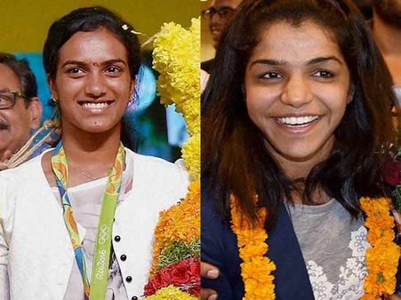 வாங்க ராசாத்திகளா: சிந்து, சாக்ஷிக்கு ரூ.6 லட்சம் வைர நெக்லஸ் அளிக்கும் என்.ஏ.சி.