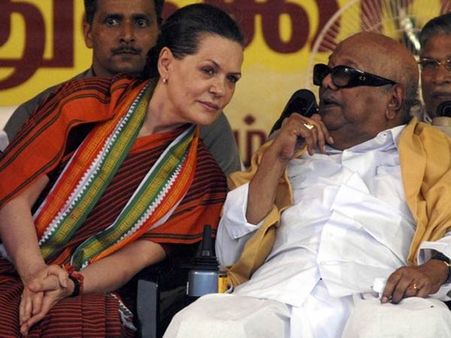 சோனியா காந்தியை பத்திரமாக பார்த்துக்கொள்ளுங்கள் ராகுல்.. கருணாநிதி கடிதம்